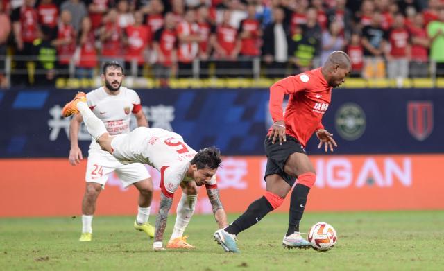 云开体育官网-海港败走凤凰山还将迎来天王山PK?哈维尔怒批开局