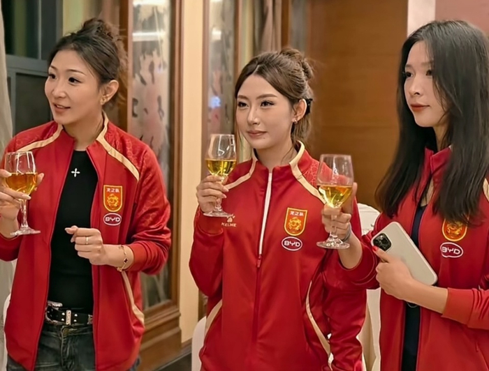 得花钱买票!中日男足决战来了,安东尼奥有预案,拜合拉木引热议|U23|国足|乌兹别克足球|中国亚洲杯|中国男足_新浪体育_新浪新闻