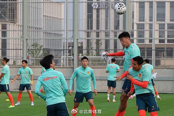 云开体育官网入口-北青：国足抵达新加坡当晚就开练